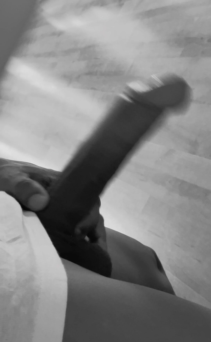 Jazzyyoungxxx: Cowok kontol besar lagi asik mainin dan ngocok kontol