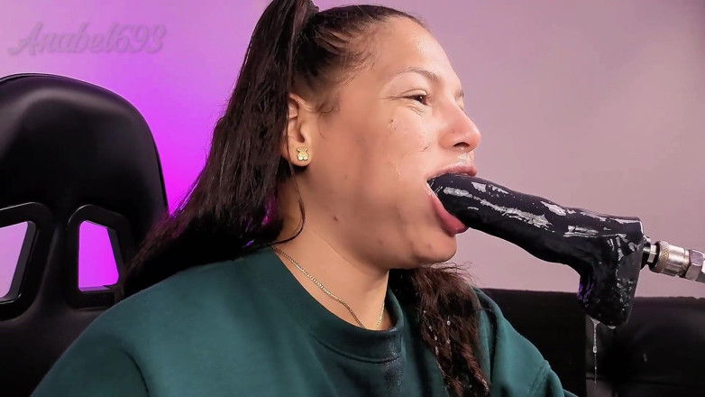 anabel693: Mouth Fetish Uvula Close I Gag on a Hard BBC