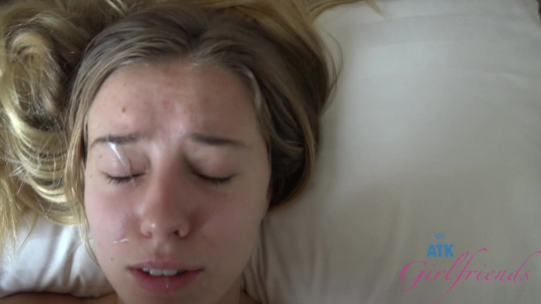 ATK Fans (Girlfriends): Vacances virtuelles - des filles se font éjaculer sur le visage - compilation