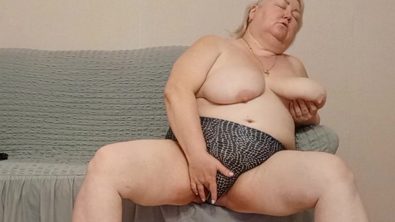 Zona901: La vicina si masturba davanti alla telecamera