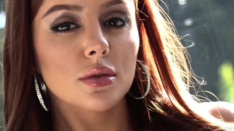 Hard X: Hardx - la pequeña pelirroja Vanna Bardot muestra sus habilidades de...