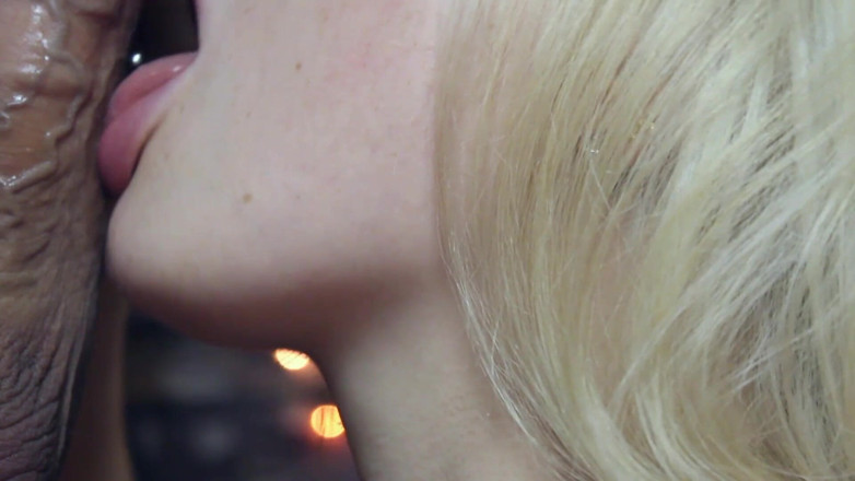 Sweet Hot mouth: Blonde makes a beautiful slow blowjob close-up, cums on her...