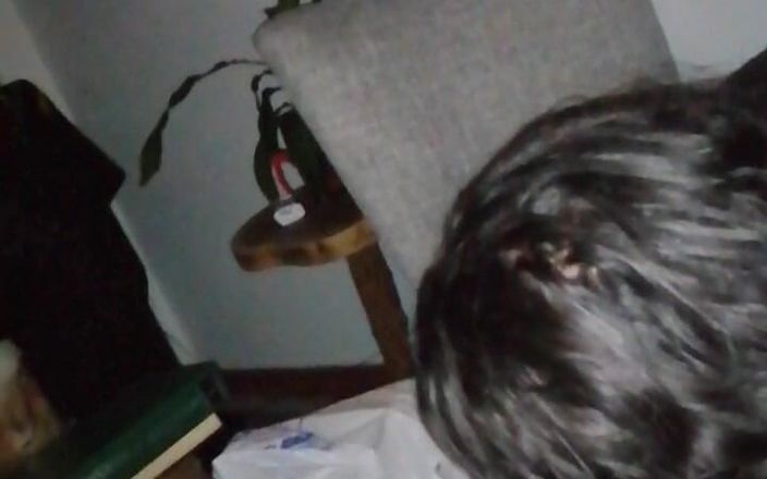 DiablaLatinaTour: Un ami me gorgée de lait pendant que nous regardons...