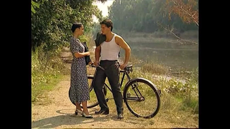 Bisco Birchwood Productions: Великолепные военные шлюшки принимают член!