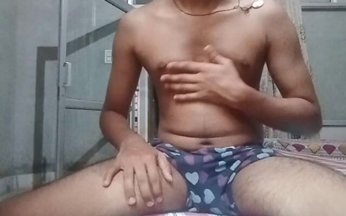 sexy_series: सुंदर आदमी नग्न चुदाई निपल्स खेल रहा है