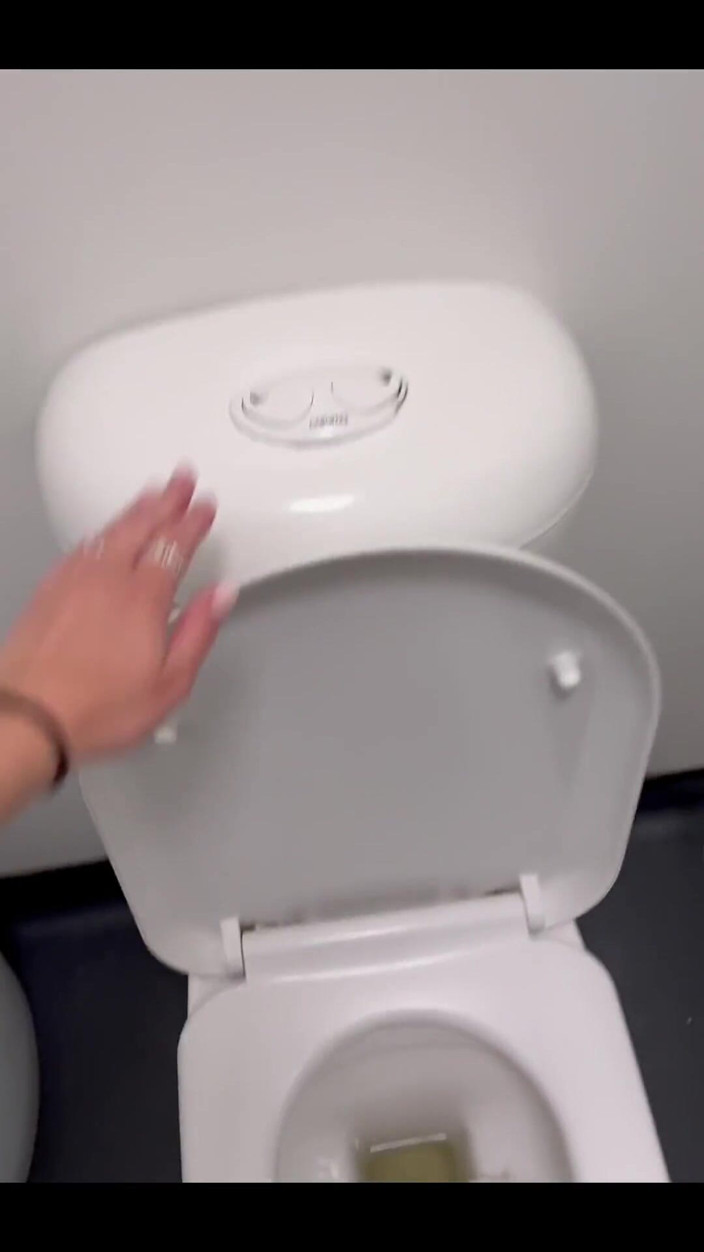 Tiffstreatsxoxo: Peeing After Climbing