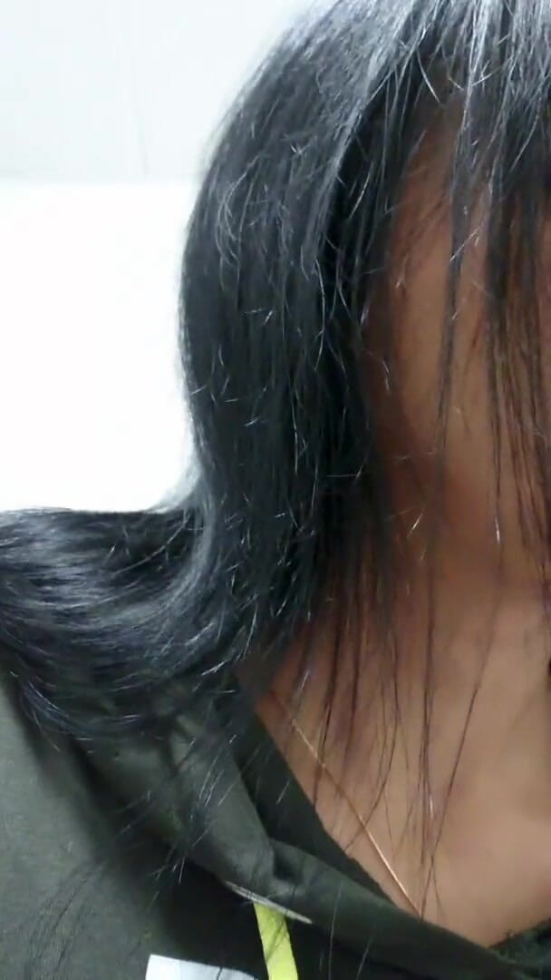 KristinaSlut: Shaving Pussy in Shop Toilet