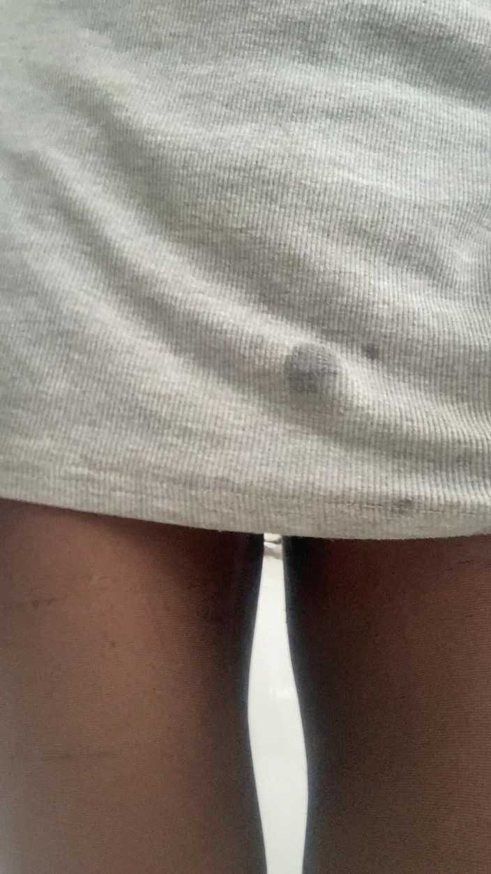 Sonitchka: Kencing Dengan Vagina Silikon