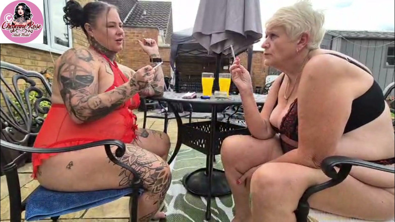 Cheyenne Rose 80: Fumando com Joolz