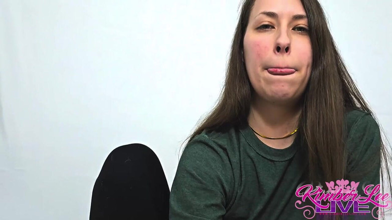 Kimber Lee: カックはキンバー・リーから手コキのプレゼントをもらう