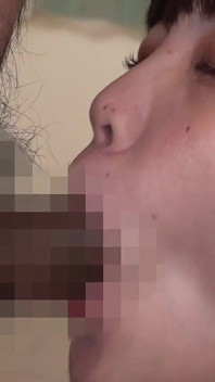 Satomi đã cho tôi một mút dính, trêu chọc sâu cổ họng và nuốt từng giọt tinh dịch của tôi!