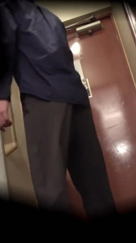 A Slender Beauty Who Soothes an Exhausted Salaryman's Body and Desire
