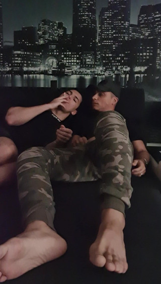 boyzxy212: Mój chłopak złapał mnie, gdy waliłem i paliłem