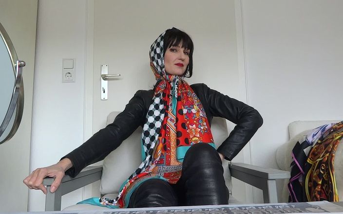 Lady Victoria Valente: 3 Large silk scarves show - Pretty scarfs