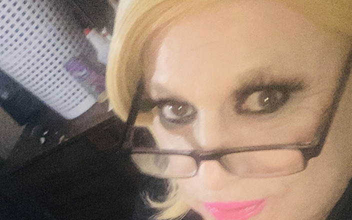 Krissy Sweets: Кроссдрессер Krissy Sweets