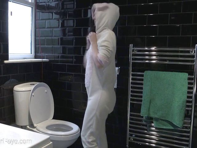 Onesie wee (Her Kink UK)