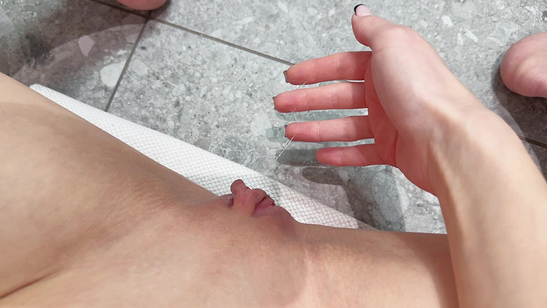 Quinn Pie: Guarda Questo Succo Di Figa Filante! Come Può Essere Così...