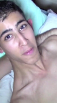 Young Arab accept to suck his gay friend