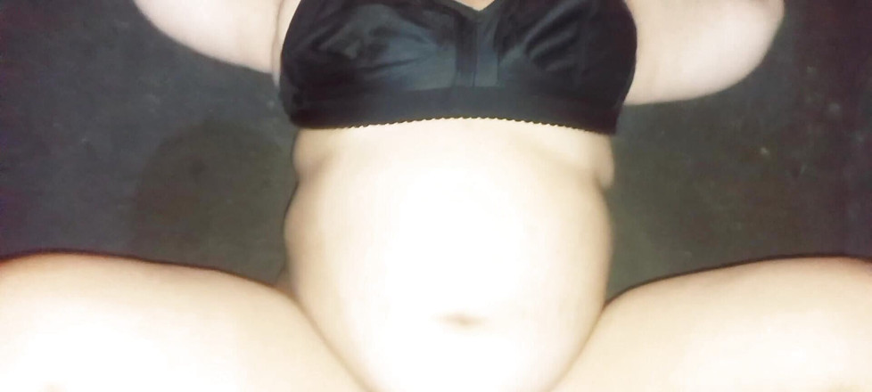 Cute couple: Vieni a goderti una perfetta figa scura di casalinga