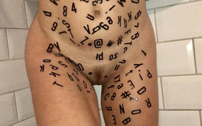 Triple AAA: Сексуальная милфа-блондинка держит его в чистоте - домашнее развлечение в ванной, часть вторая - необрезанных клипов