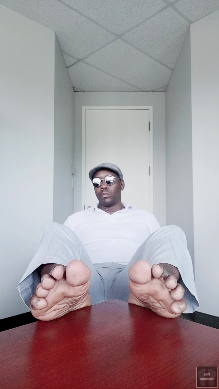 Soft Soleman: Male soles in the office 5. 2026