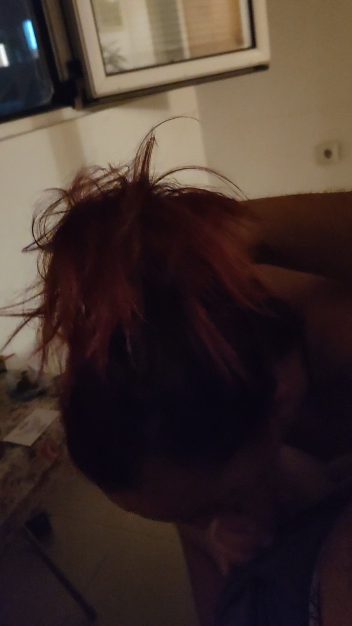 JelaiBora: 내 자지를 빠는 핫한 세르비아 밀프