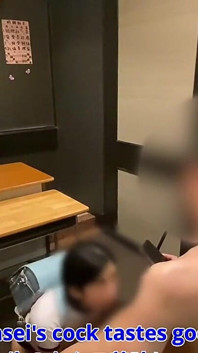 N ° 43 Bloomer, cosplay avec un sac d’université « prof, s’il te plaît ... » Rester formation pour un étudiant qui dans la salle de classe