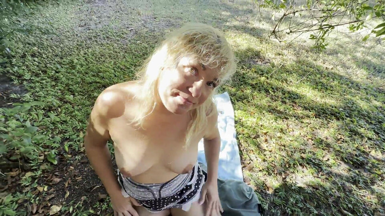 Nataliya Crimson: Boquete no quintal