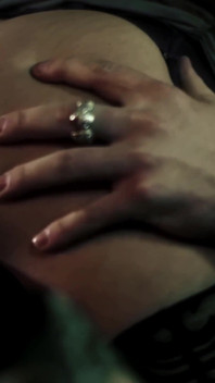 Jess West ve Tiffany Kingston deneyimli orta yaşlı seksi kadınlar