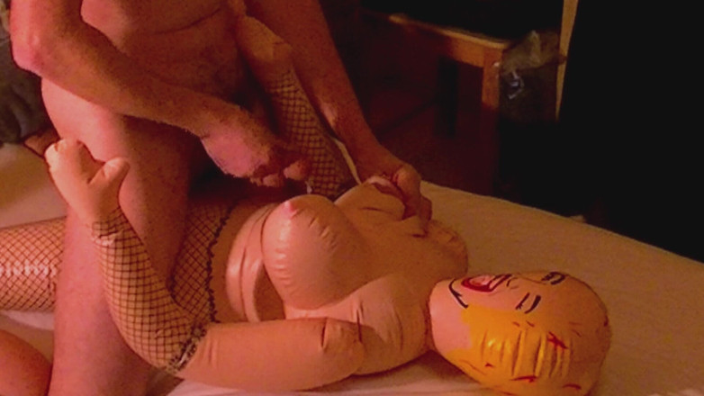 Mark Hannes: Sexdoll - foda na barriga e masturbação