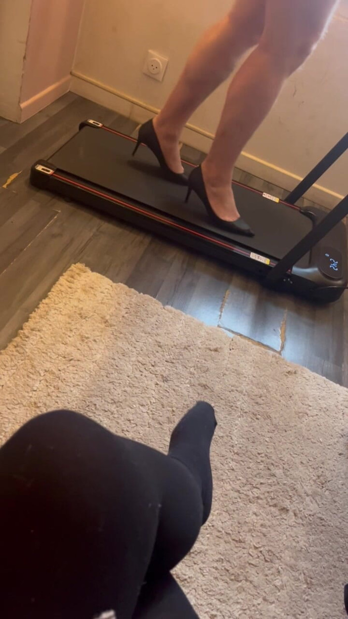 Maitresse Clara: A Day with My Pet