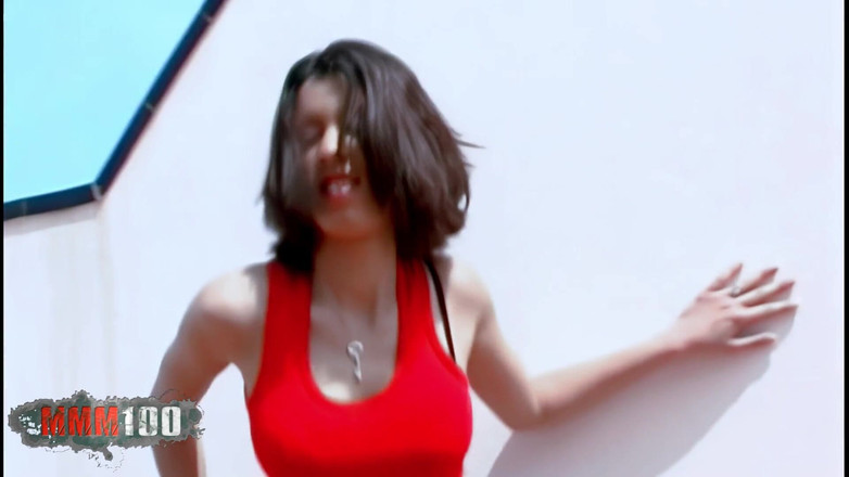 MMM100: Lyam kåt petite arabisk brunett Lyam strippar på terrassen