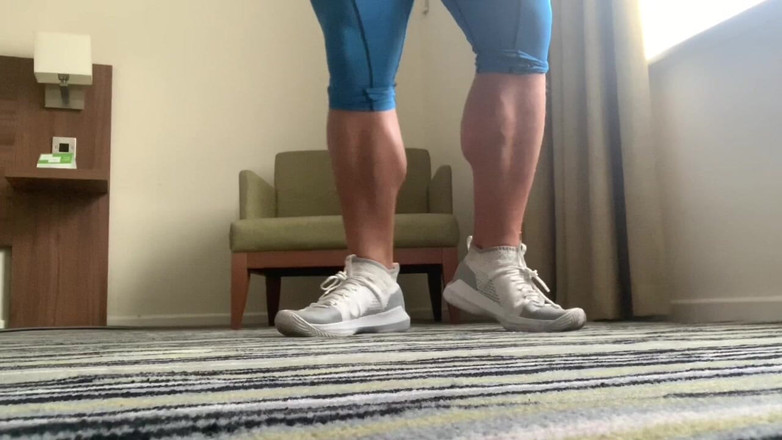 Jack stacked: Spieraanbidding aftrekkend met enorme cumshot