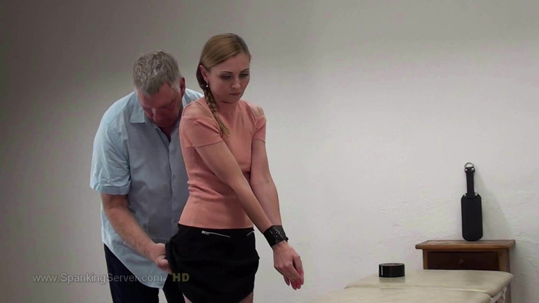 Spanking Server: Luca Bella whipping paddle