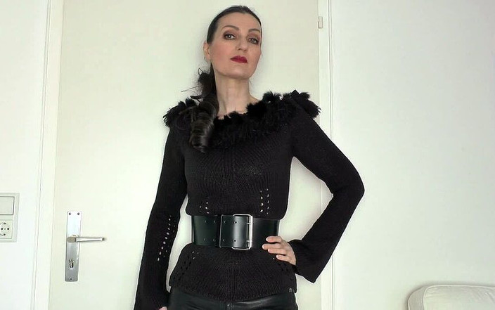 Lady Victoria Valente: Curea lată strâmtă partea 72