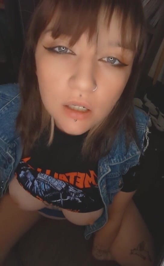 Evelyn Storm: De joelhos e implorando por isso papai