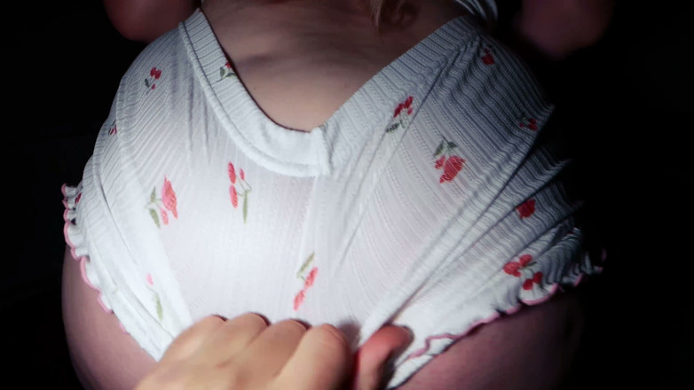 Mrs Wetslavs: Nachtsex mit meiner ehefrau. Ihre großen brüste sehen schön aus....