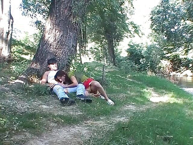 Filles Francaises: Awek yang kelihatan menakjubkan dari Perancis berkongkek dalam lubang ketatnya