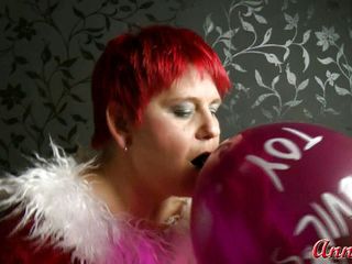 Anna Devot and Friends: Annadevot - Lots of balloons