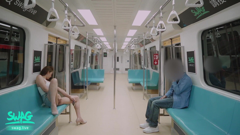 SWAG.live: Cizinec z metra ze mě udělal děvku