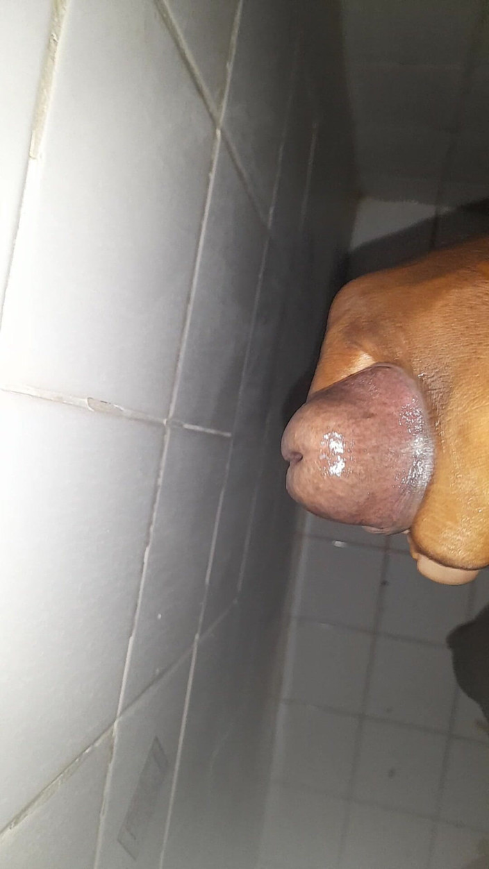 Black guy: 사정은 샤워 Pt3