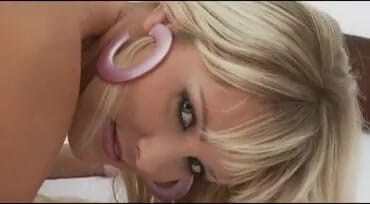 XTime Vod: Perfektes baby, masturbierender dildo penetriert