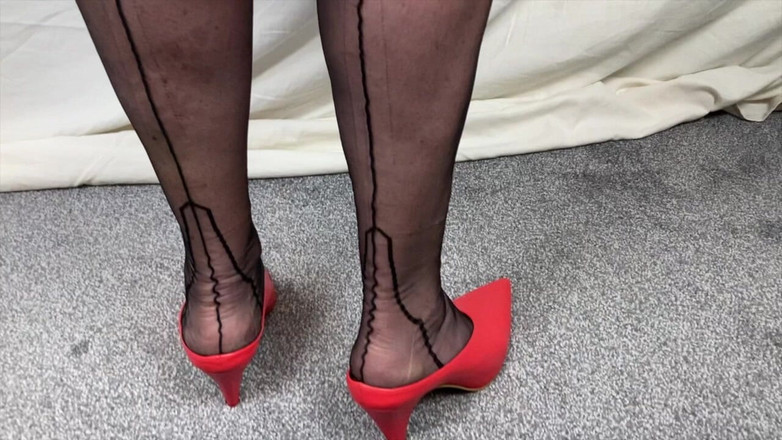 Mr MF: I piedi della signora matura sono solo a casa dalla...