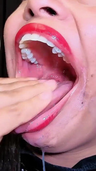 Uvula Fetisj