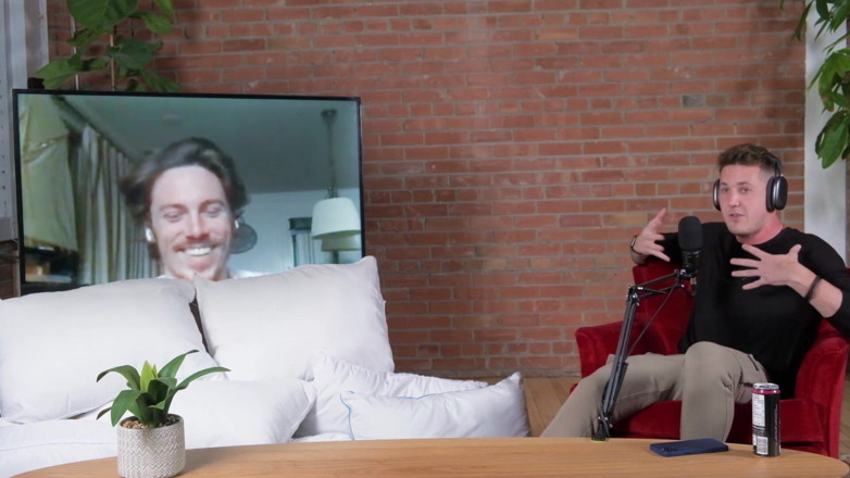 Pillow Talk: Greg O'Gallagher akan mencuri awek awak tanpa mencuba!!