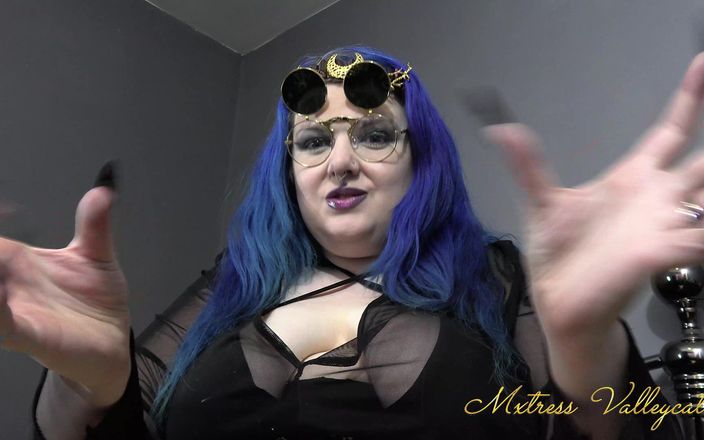 Mxtress Valleycat: Sunglasses tapping nail tease