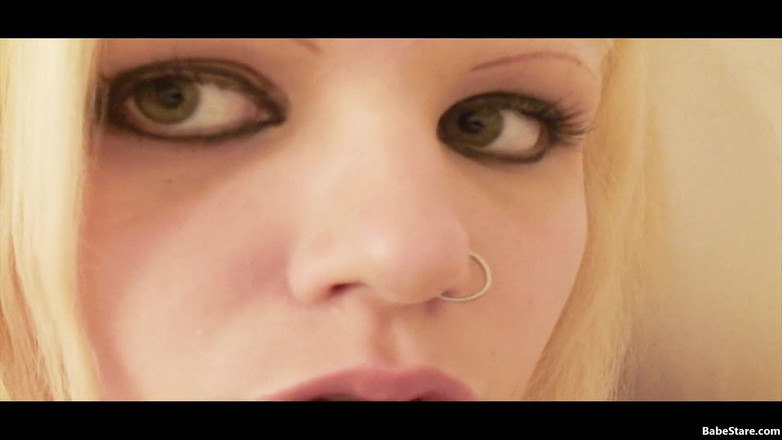 Babe Stare: Zbliż się i osobiście z Satine