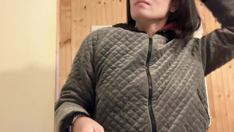 sweethanajapanese: Писяю волохату маленьку пизду в морді