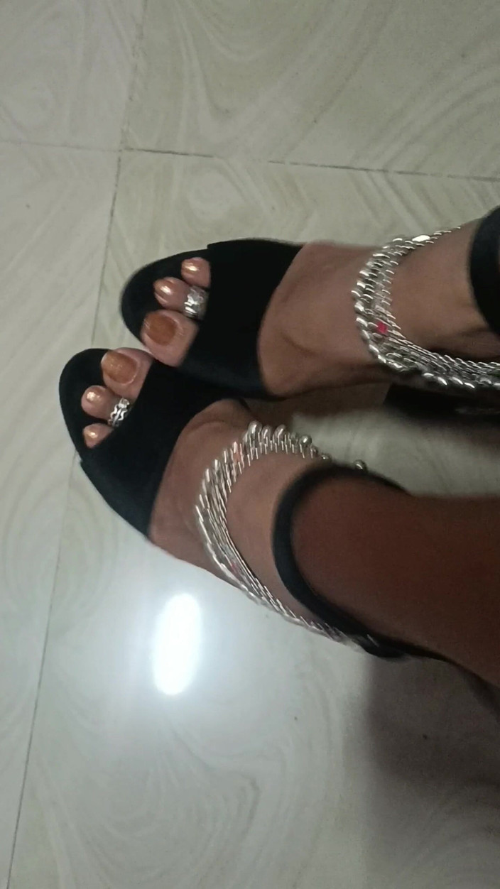 Jackson6767: Tamilska kochanka Gorące i wspaniałe stopy dla tamilnych niewolników