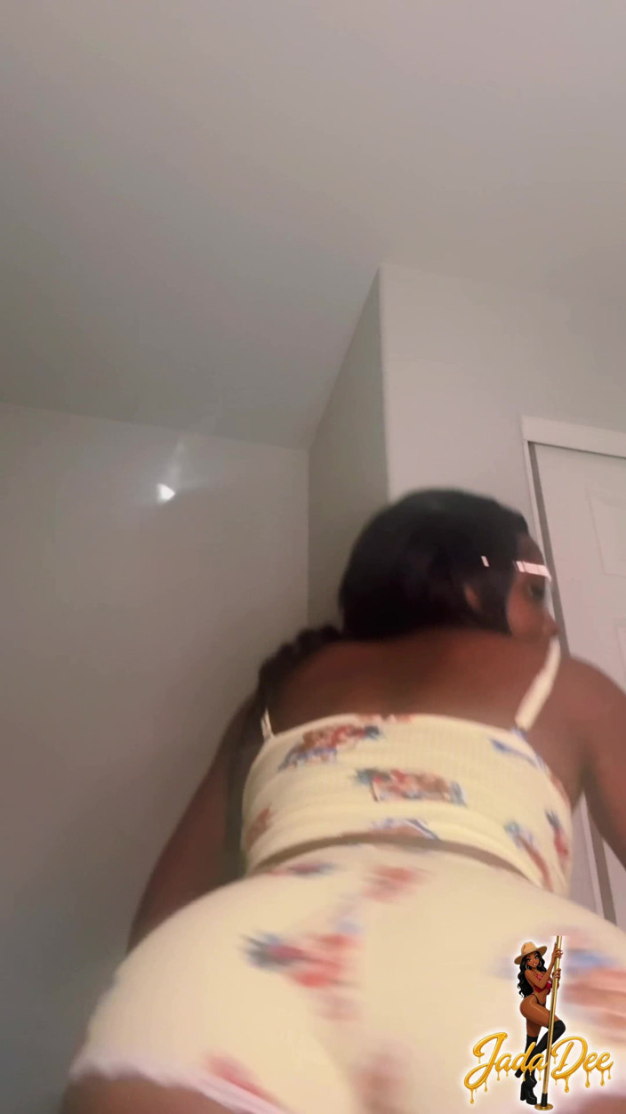 Jadadee: Shaking Ass Like a Good Little Slut